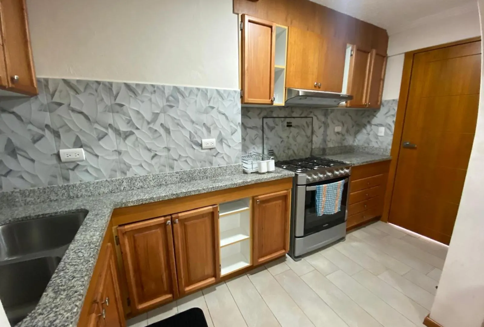 Elegante Suite Para 6 Personas Con Parqueadero Incluido Cuenca Apartment
